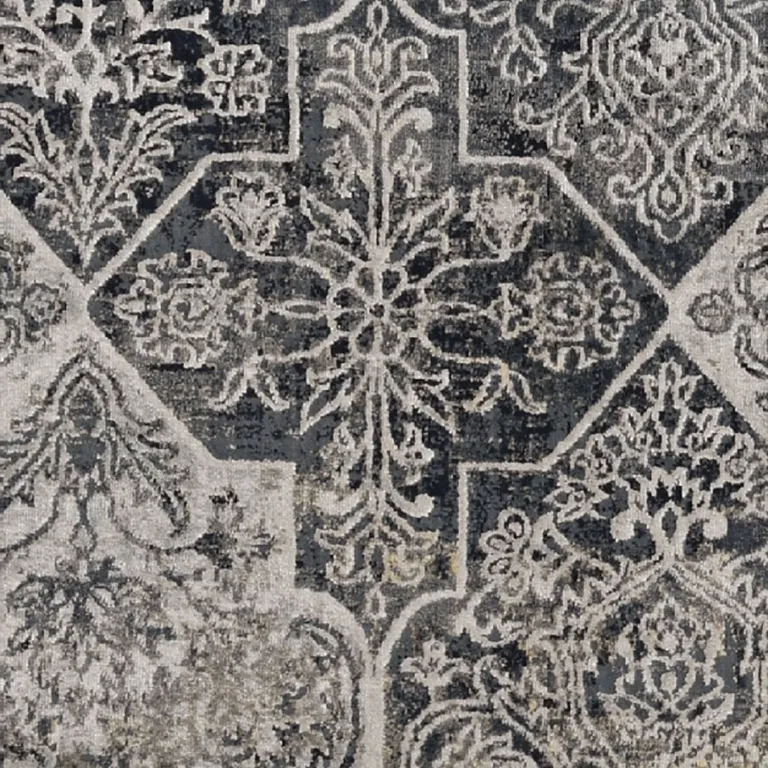 Grey Machine Woven Quatrefoil Indoor Area Rug Photo 4