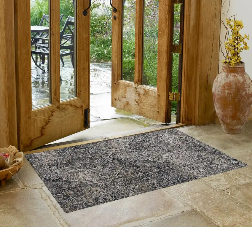3'X5' Grey Machine Woven Quatrefoil Indoor Area Rug Photo 1