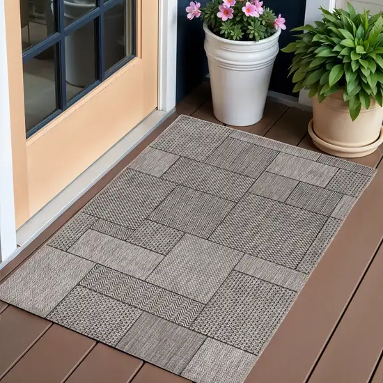 Gray Abstract Indoor Outdoor Area Rug Photo 1