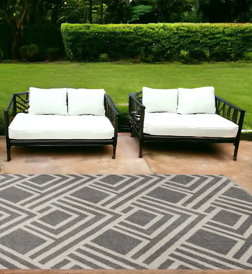 7'X10' Grey Machine Woven Uv Treated Geometric Indoor Outdoor Area Rug Photo 1