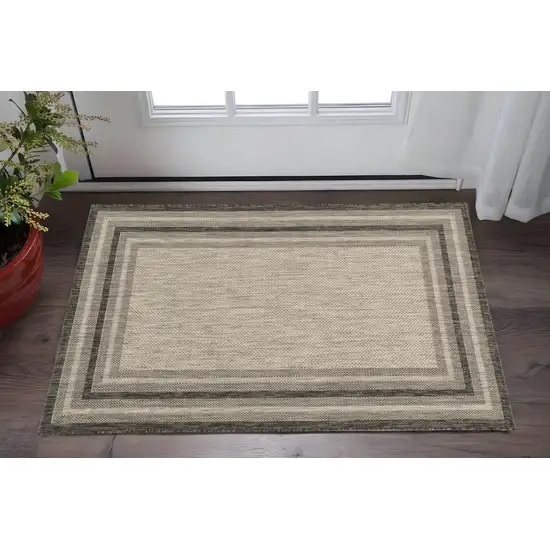 Grey Polypropylene Area Rug Photo 1