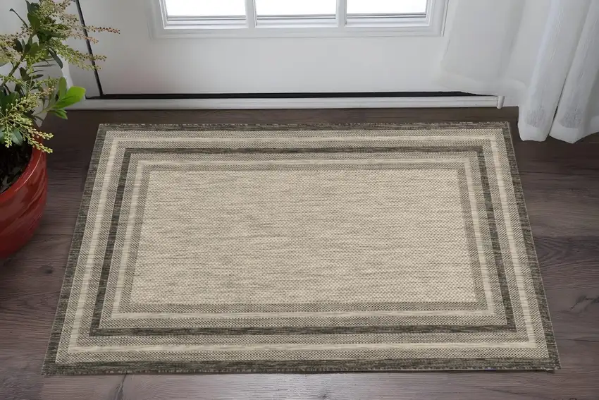 Grey Polypropylene Area Rug Photo 1