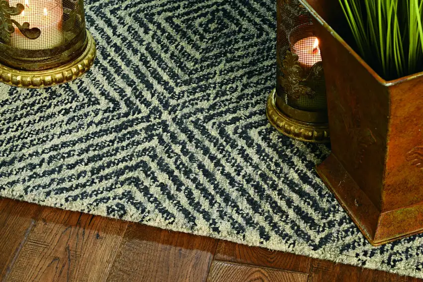 Grey or  Black Wool Rug Photo 4