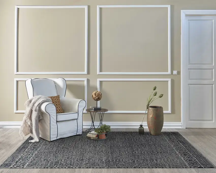Grey or  Black Wool Rug Photo 5