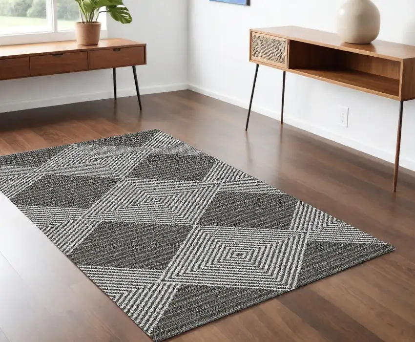 Grey Or Ivory Geometric Diamond Area Rug Photo 1