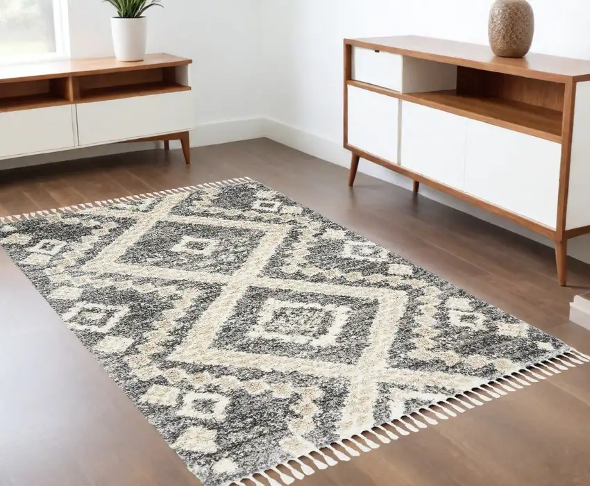 Ivory And Gray Geometric Shag Non Skid Area Rug With Fringe Photo 1