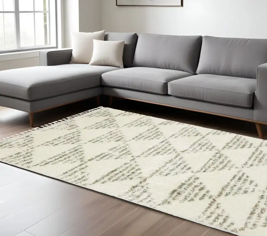 Ivory And Green Geometric Shag Area Rug With Fringe Photo 1