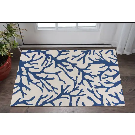 2'X3' Ivory Blue Hand Hooked Oversized Coral Reef Indoor Accent Rug Photo 1