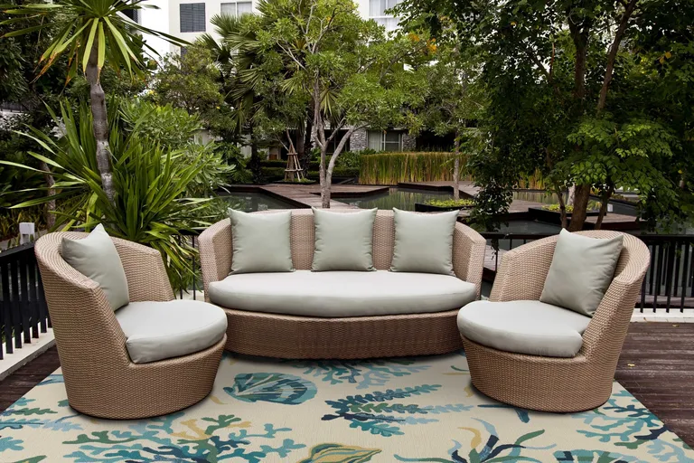 Ivory Blue Hand Hooked UV Treated Coastal Reef Indoor Outdoor Area Rug Photo 4