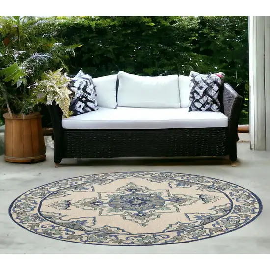 8' Ivory Blue Hand Hooked Uv Treated Floral Medallion Round Indoor Outdoor Area Rug Photo 1
