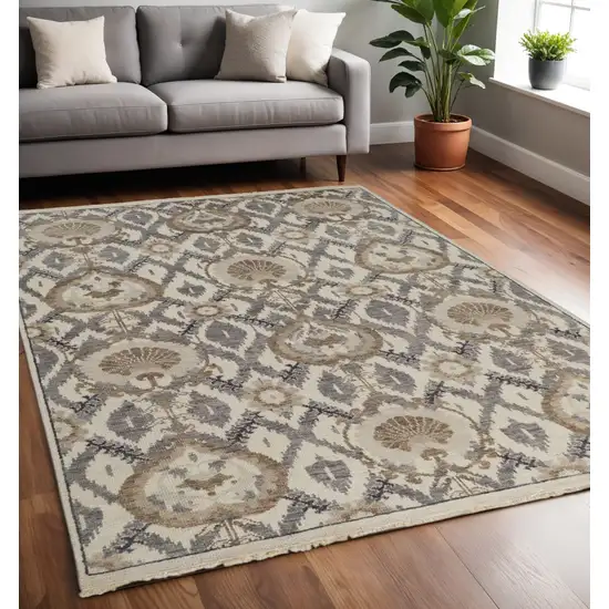 Ivory Gray And Taupe Wool Floral Hand Knotted Stain Resistant Area Rug Photo 1