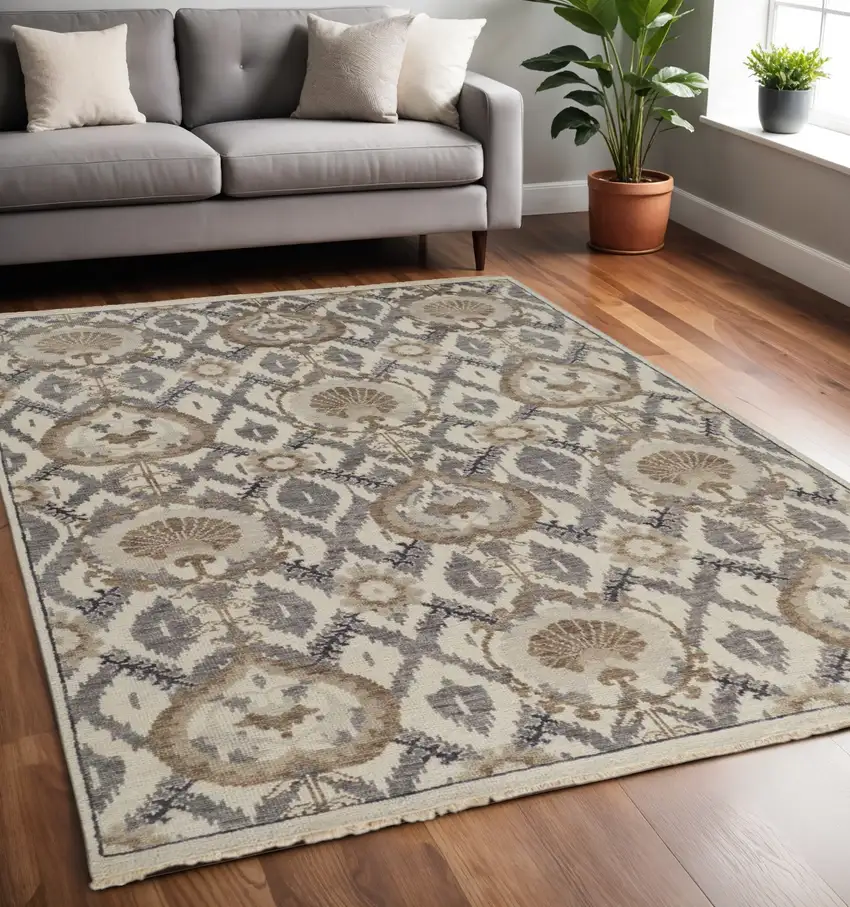 Ivory Gray And Taupe Wool Floral Hand Knotted Stain Resistant Area Rug Photo 1