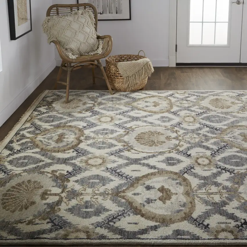 Gray and Ivory Wool Floral Hand Knotted Area Rug Photo 9