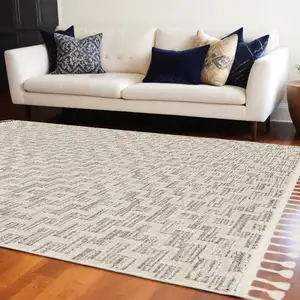 Photo of Ivory Grey Machine Woven Diamond Geometric Indoor Area Rug