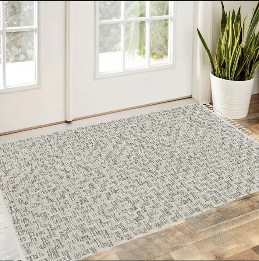Ivory Grey Zigzag Diamonds Area Rug With Fringe Photo 1