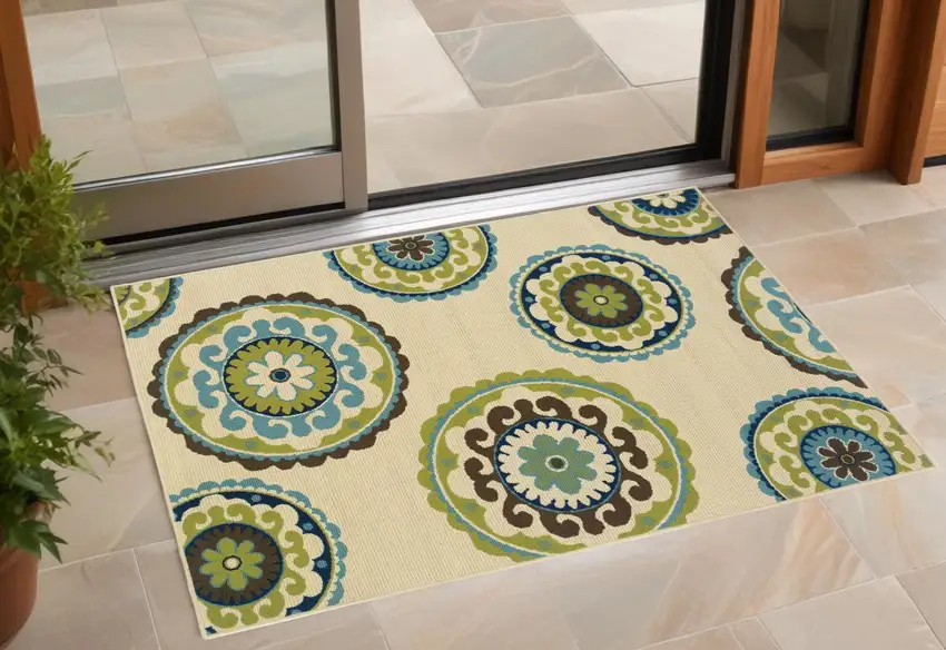 Green and Ivory Floral Indoor Outdoor Area Rug Photo 1