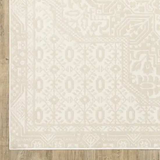 Ivory Medallion Area Rug Photo 4