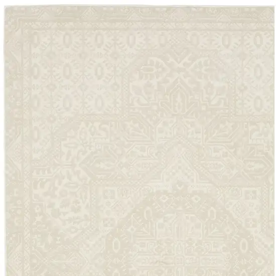Ivory Medallion Area Rug Photo 5