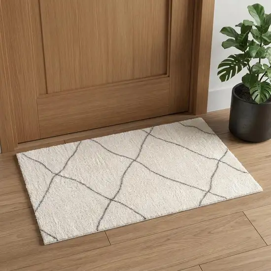 Ivory Modern Uneven Lattice Area Rug Photo 1