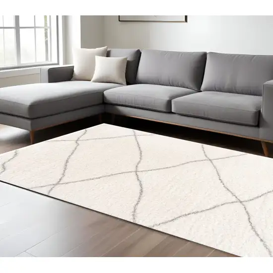 Ivory Modern Uneven Lattice Area Rug Photo 1