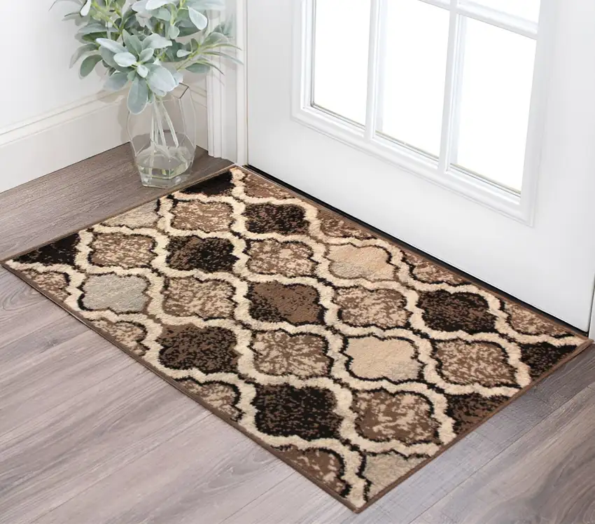 Ivory Quatrefoil Power Loom Distressed Stain Resistant Area Rug Photo 1