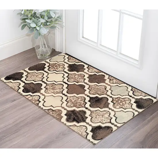 Ivory Quatrefoil Power Loom Distressed Stain Resistant Area Rug Photo 1
