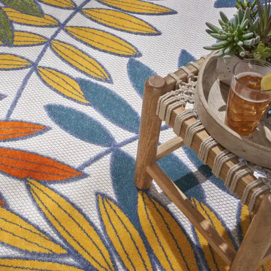 Ivory And Blue Round Indoor Outdoor Area Rug Photo 8