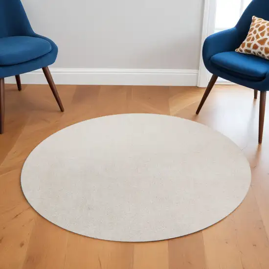 6' Ivory Round Indoor Shag Rug Photo 1