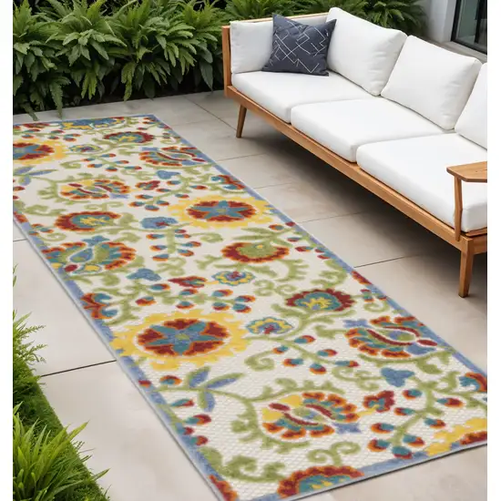 8' Green And Ivory Indoor Outdoor Runner Rug Photo 2