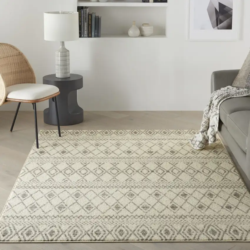 Gray And Ivory Geometric Area Rug Photo 4