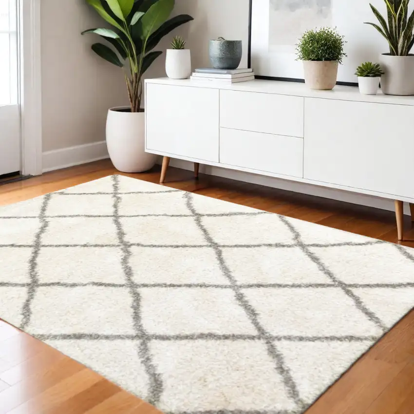 Ivory And Gray Geometric Lattice Area Rug Photo 1