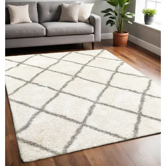 Ivory And Gray Geometric Lattice Area Rug Photo 1