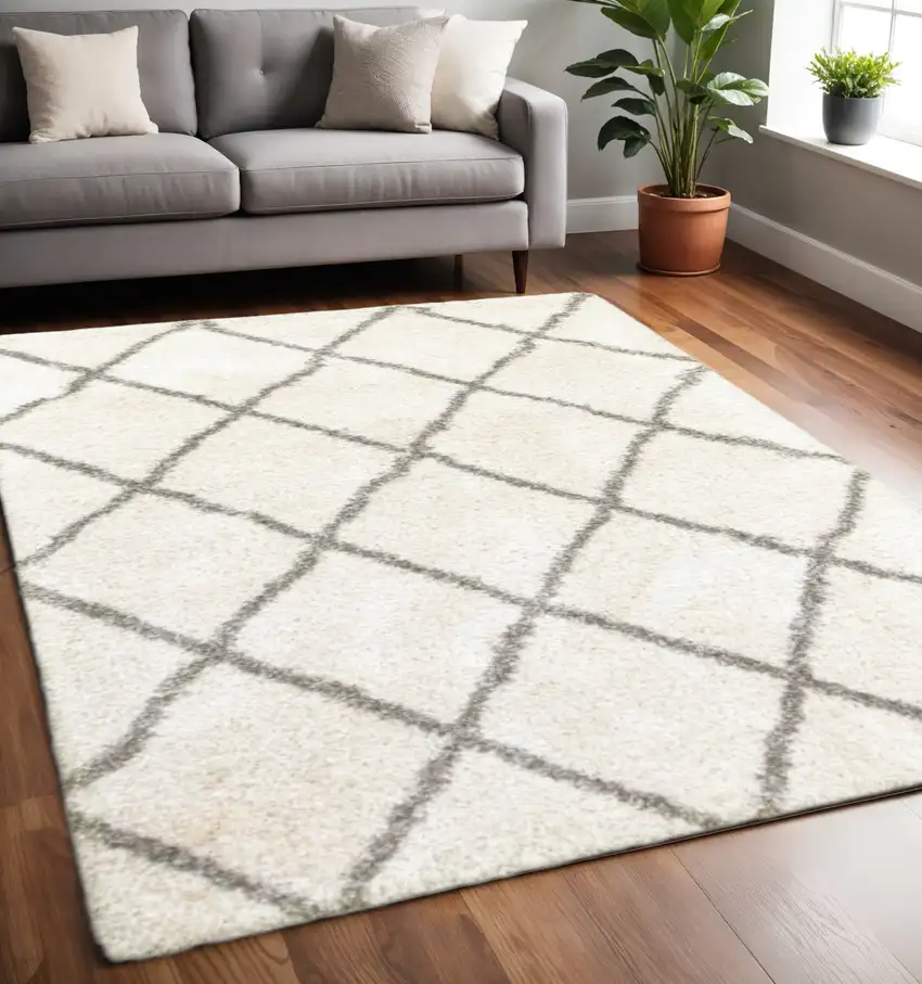 Ivory And Gray Geometric Lattice Area Rug Photo 1