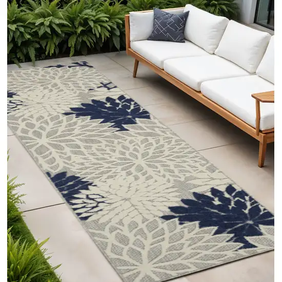 10' Ivory And Blue Indoor Outdoor Area Rug Photo 2
