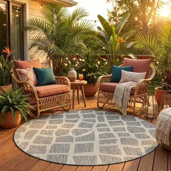 8' Gray Abstract Indoor Outdoor Area Rug Photo 1