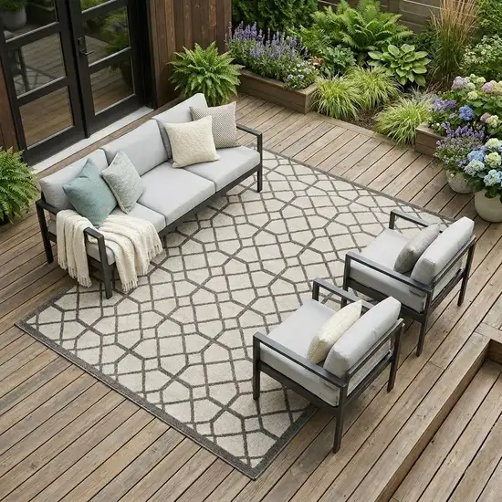 Gray Geometric Indoor Outdoor Area Rug Photo 1