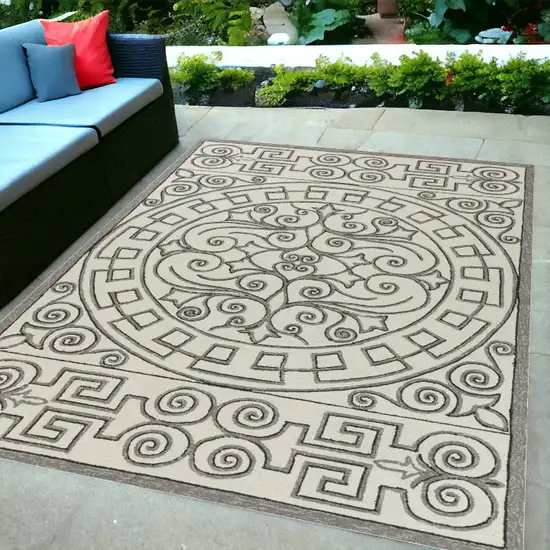 5' X 7' Ivory Or Grey Geometric Pattern Uv Treated Indoor Outdoor Area Rug Photo 1