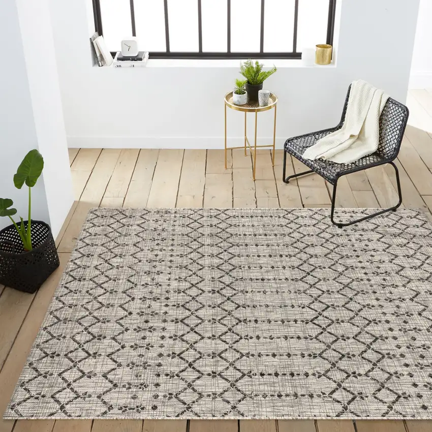 Light Gray And Black Trellis Indoor Outdoor Area Rug Photo 9
