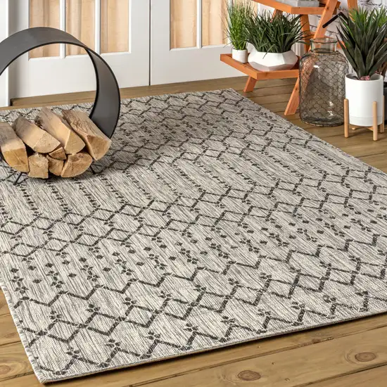 Light Gray And Black Trellis Indoor Outdoor Area Rug Photo 5