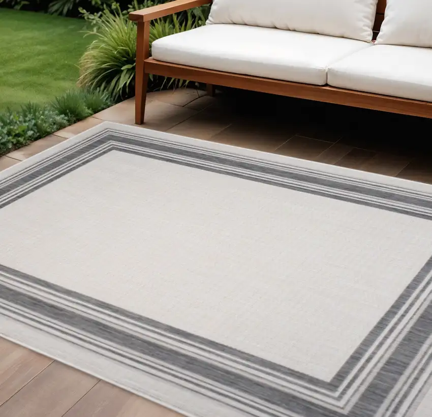 Gray Indoor Outdoor Area Rug Photo 1