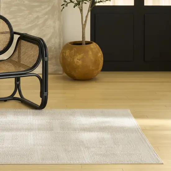 Light Taupe Geometric Area Rug Photo 5