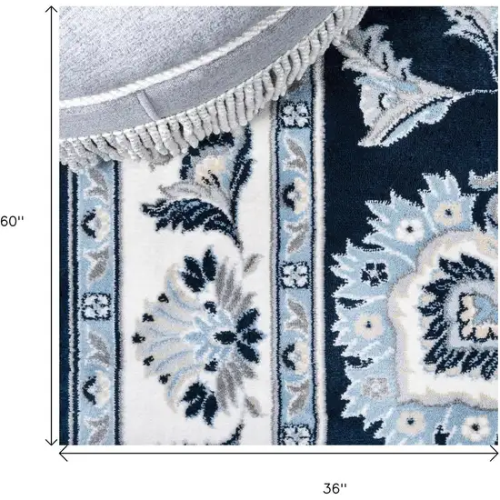 Medallion Area Rug Photo 8