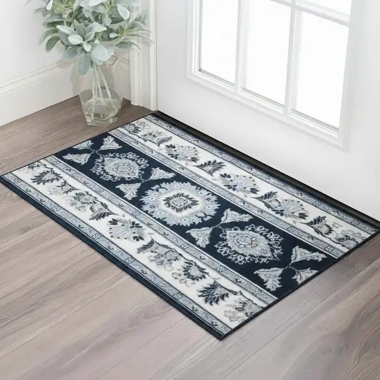 Medallion Area Rug Photo 1
