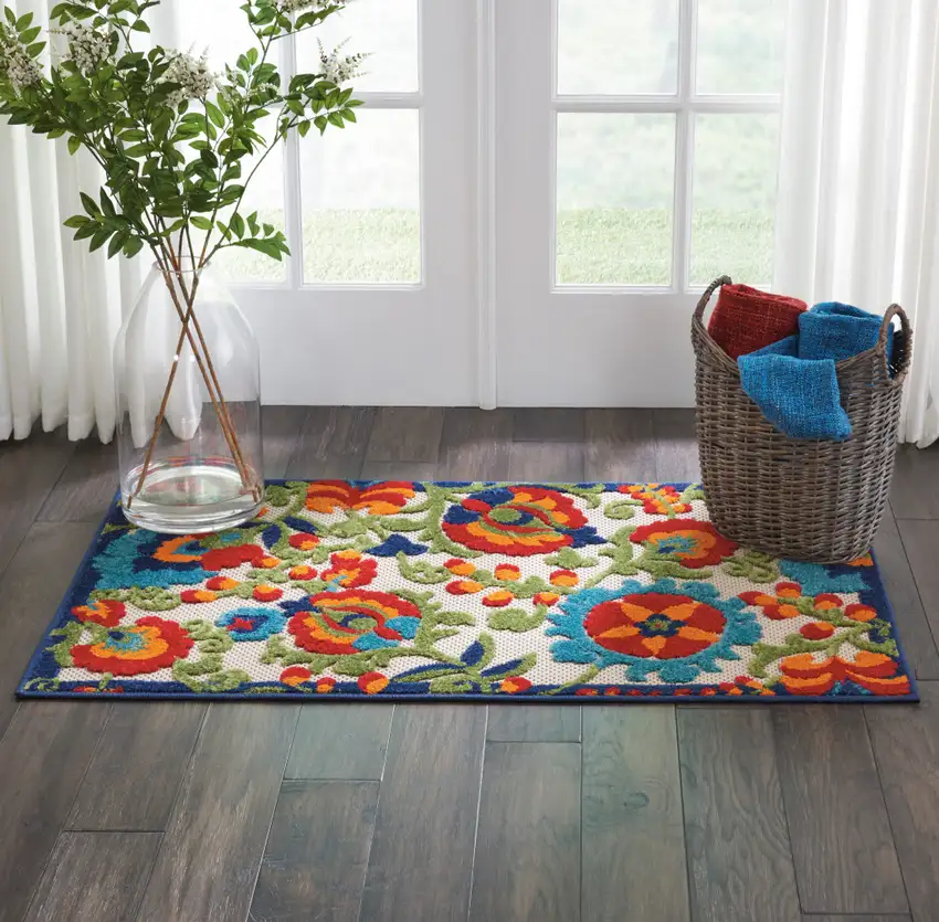 Green And Ivory Floral Indoor Outdoor Area Rug Photo 6