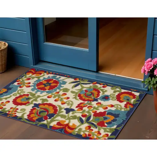 Green And Ivory Indoor Outdoor Area Rug Photo 2