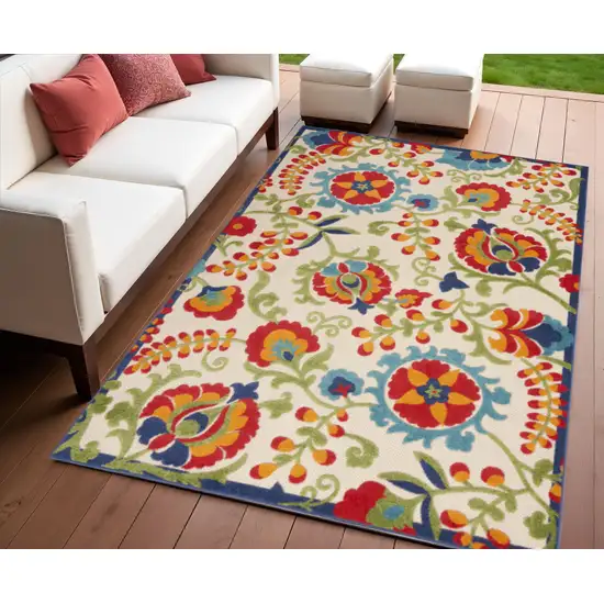 Green And Ivory Indoor Outdoor Area Rug Photo 2