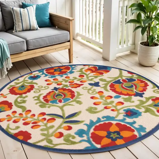 4' Green And Ivory Round Indoor Outdoor Area Rug Photo 2