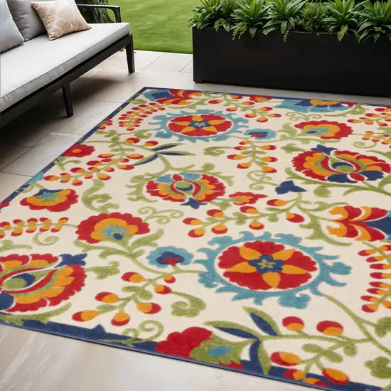 Green And Ivory Floral Indoor Outdoor Area Rug Photo 2
