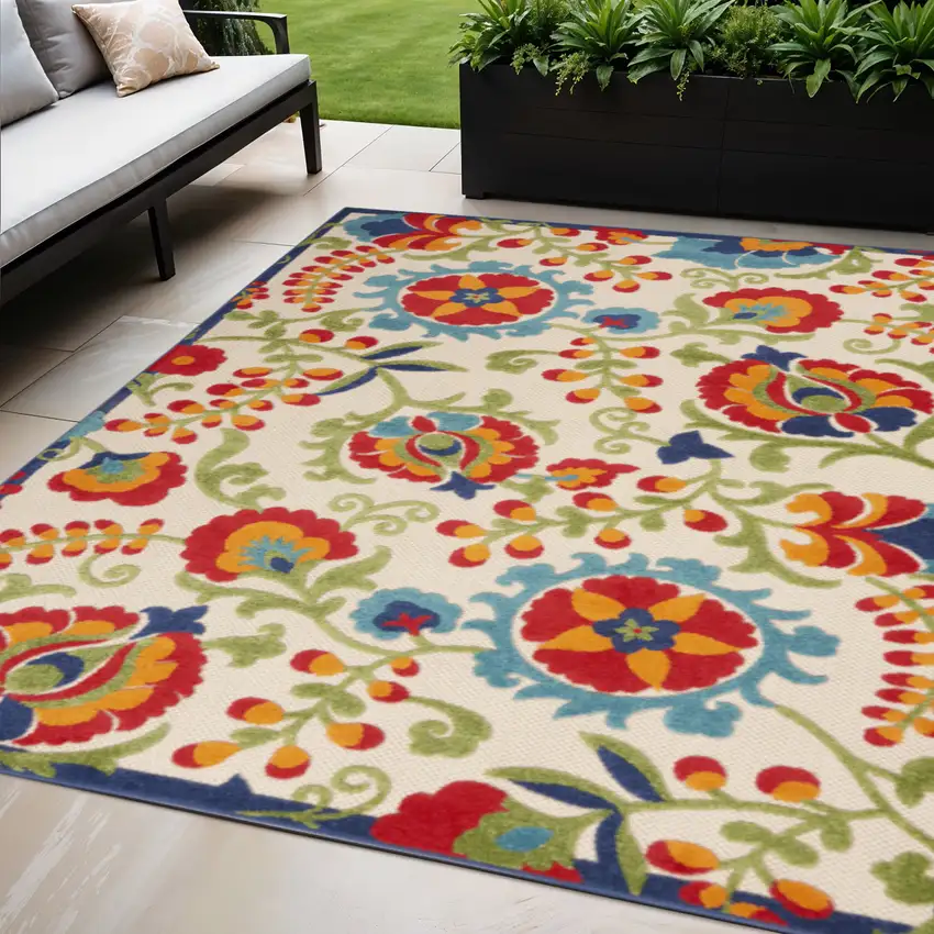Green And Ivory Floral Indoor Outdoor Area Rug Photo 2