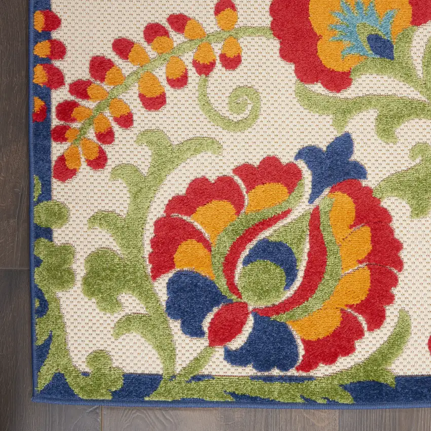 6' Green And Ivory Indoor Outdoor Area Rug Photo 8